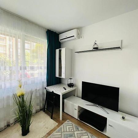 Kiki Home Орадя Екстер'єр фото