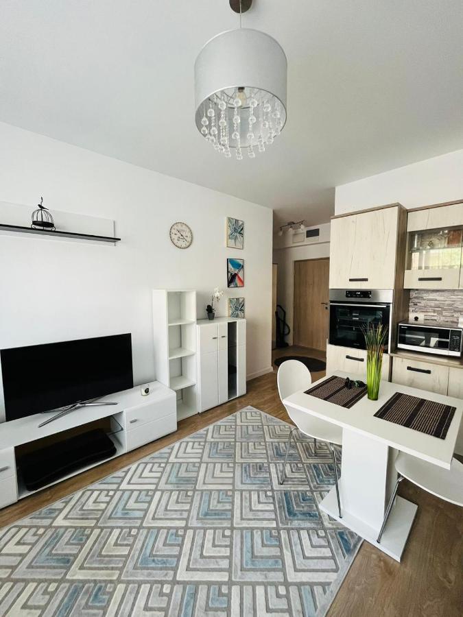 Kiki Home Орадя Екстер'єр фото