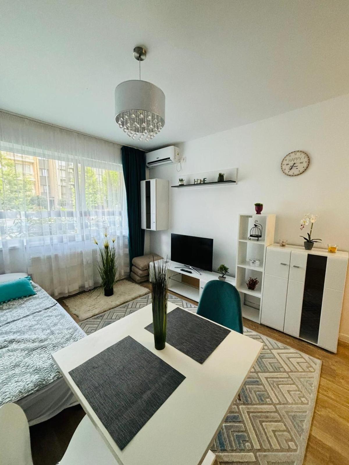 Kiki Home Орадя Екстер'єр фото
